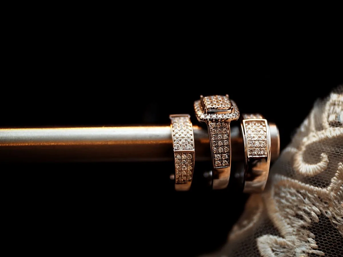 Best Places Sell Gold Diamond Jewelry Compared — illustrative photo