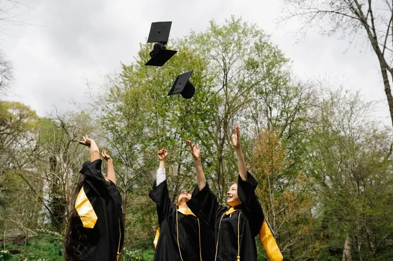 Credits Needed to Graduate With a Bachelors Degree — illustrative photo
