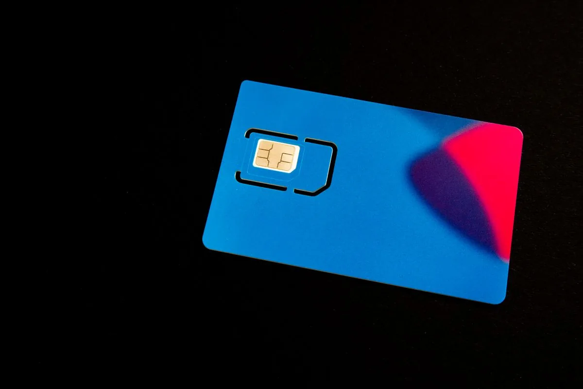 eSIM vs Physical SIM for Tablet Activation Compared — illustrative photo
