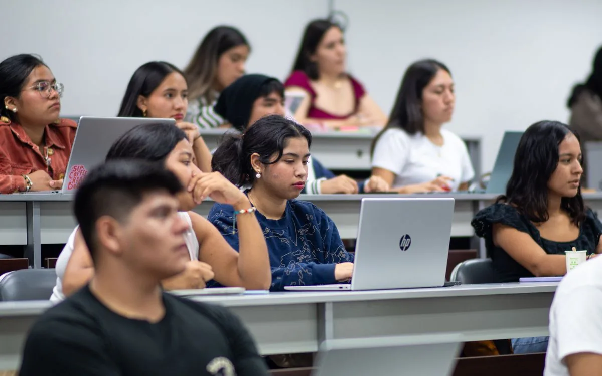 How Long Is Summer Semester and Mini Terms Explained — illustrative photo