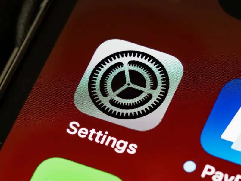 How to Set APN Settings on Android and iPhone — illustrative photo