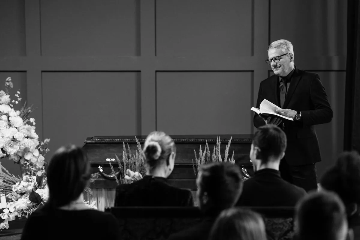 Mortician vs Funeral Director Pay and Duties — illustrative photo