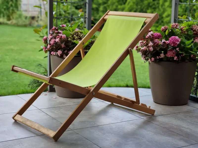 Seasonal Timing to Sell Outdoor Furniture for More — illustrative photo
