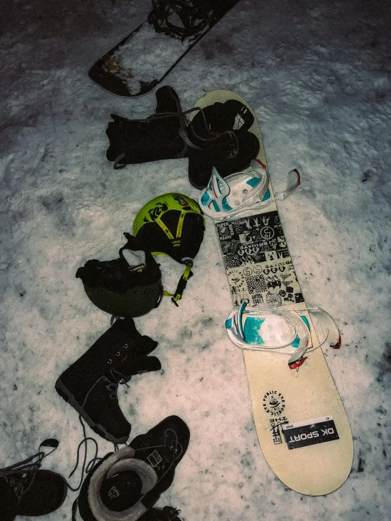 Snowboard Stance And Gear Basics — illustrative photo